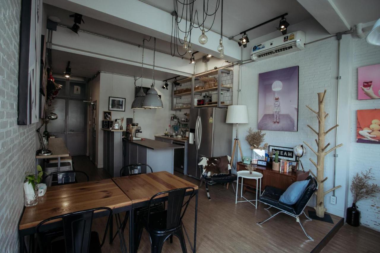 Fashen Poshtel Bed & Breakfast Chiang Mai Bagian luar foto
