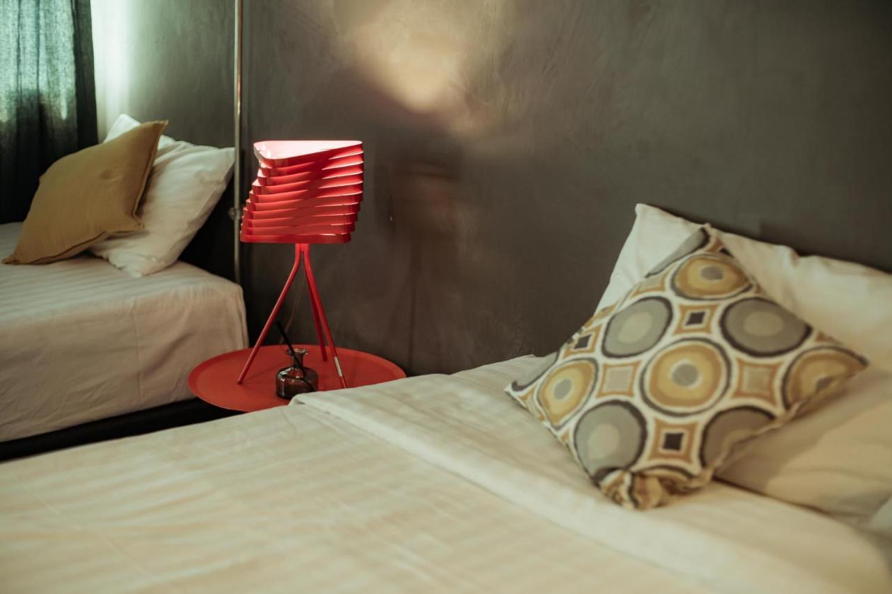Fashen Poshtel Bed & Breakfast Chiang Mai Bagian luar foto