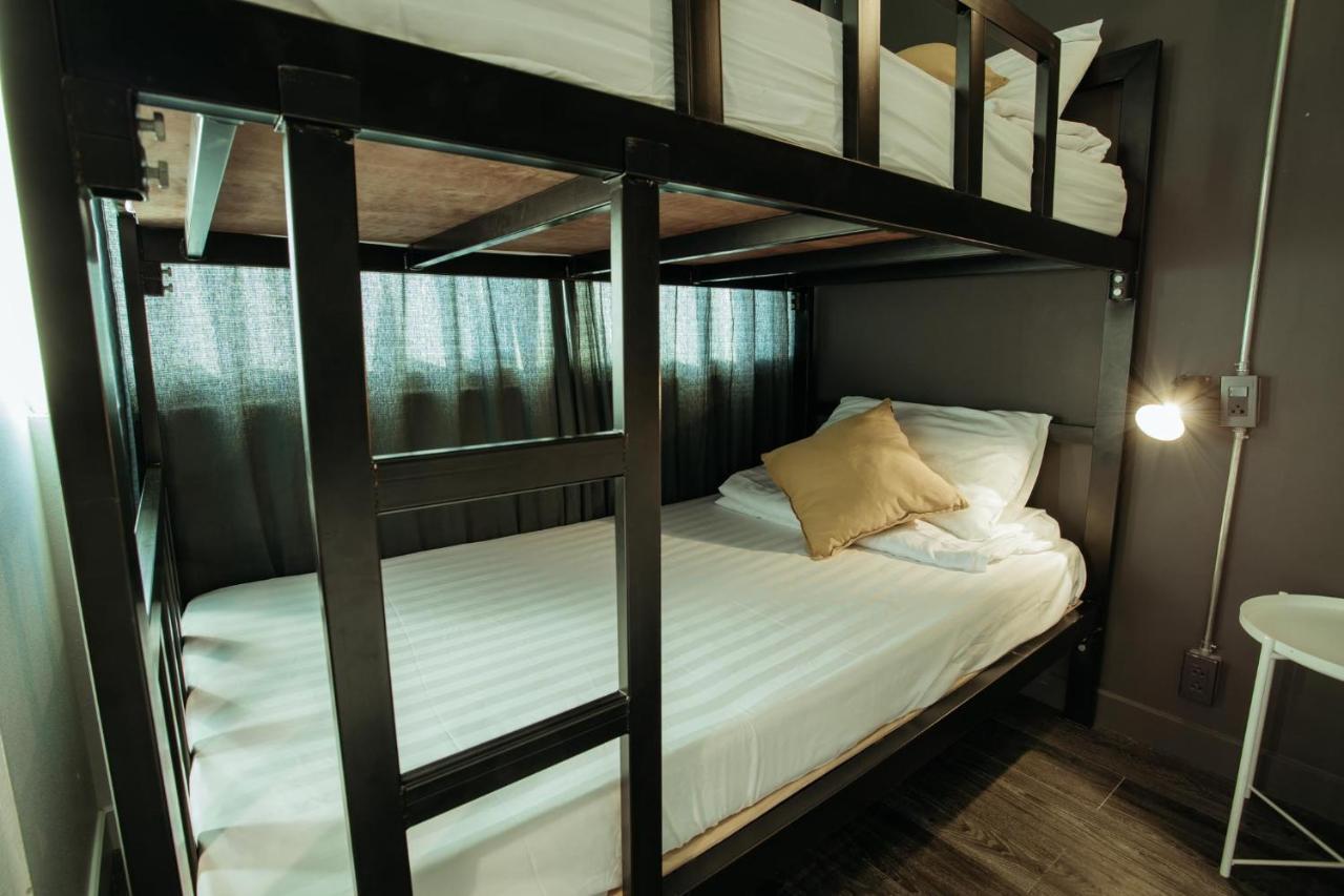 Fashen Poshtel Bed & Breakfast Chiang Mai Bagian luar foto