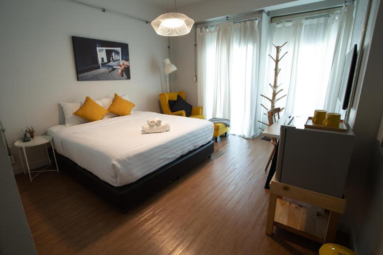 Fashen Poshtel Bed & Breakfast Chiang Mai Bagian luar foto