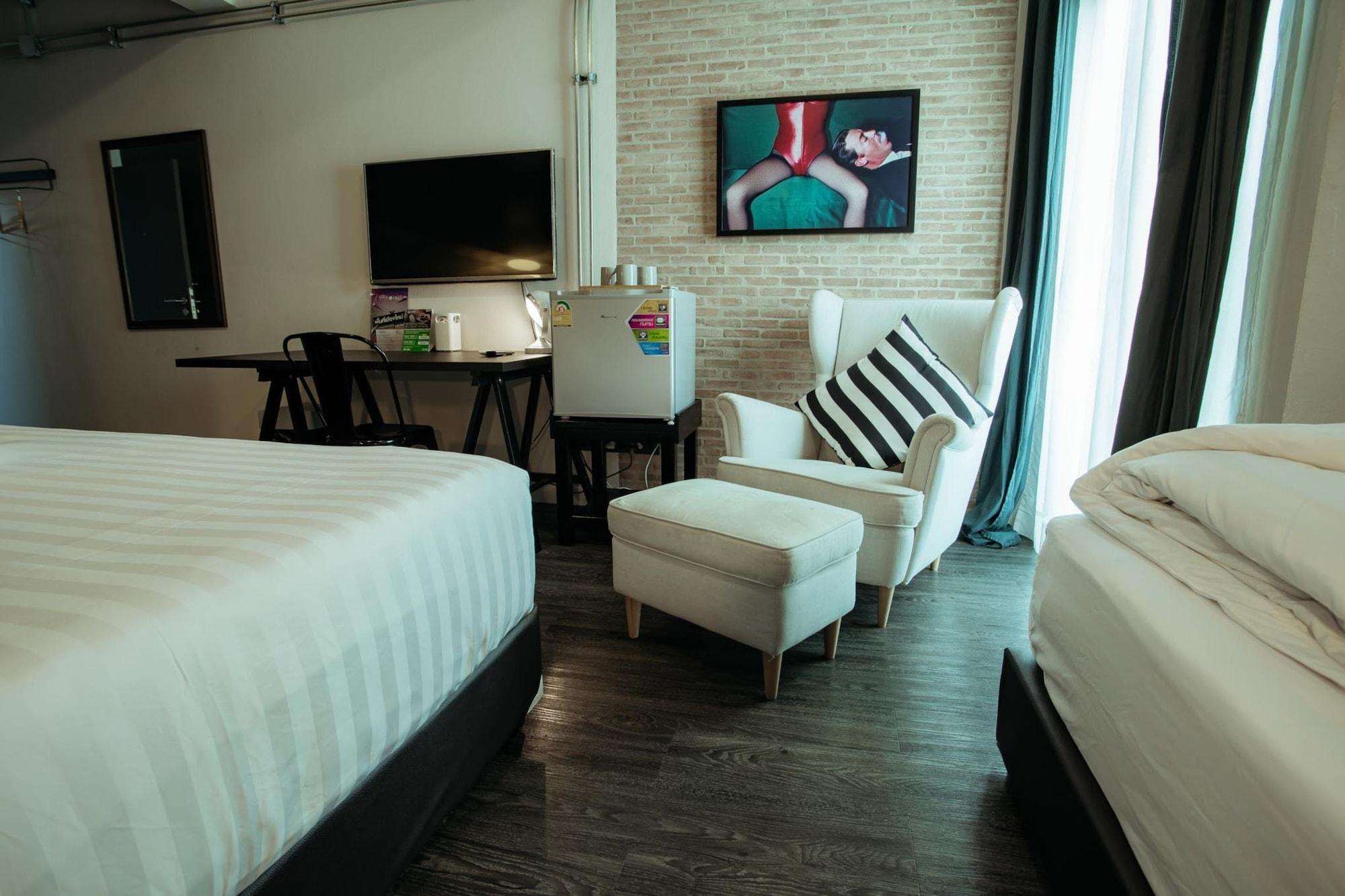 Fashen Poshtel Bed & Breakfast Chiang Mai Bagian luar foto