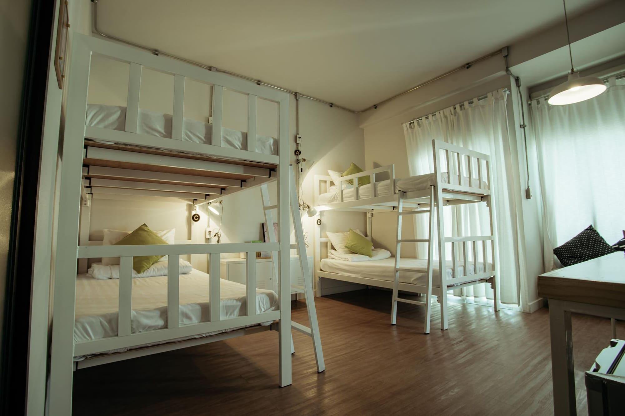 Fashen Poshtel Bed & Breakfast Chiang Mai Bagian luar foto