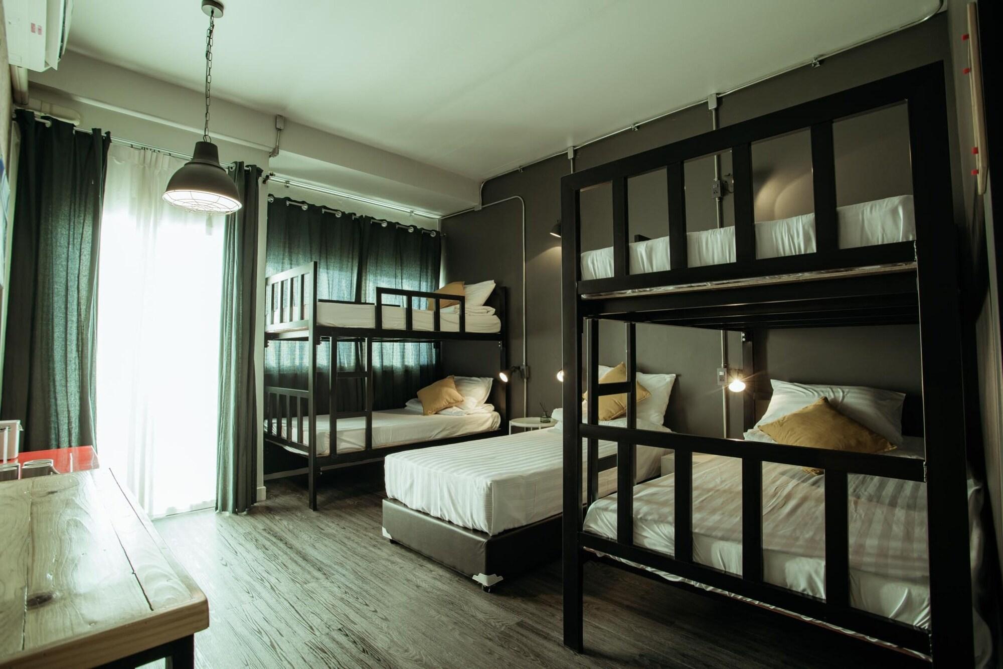Fashen Poshtel Bed & Breakfast Chiang Mai Bagian luar foto