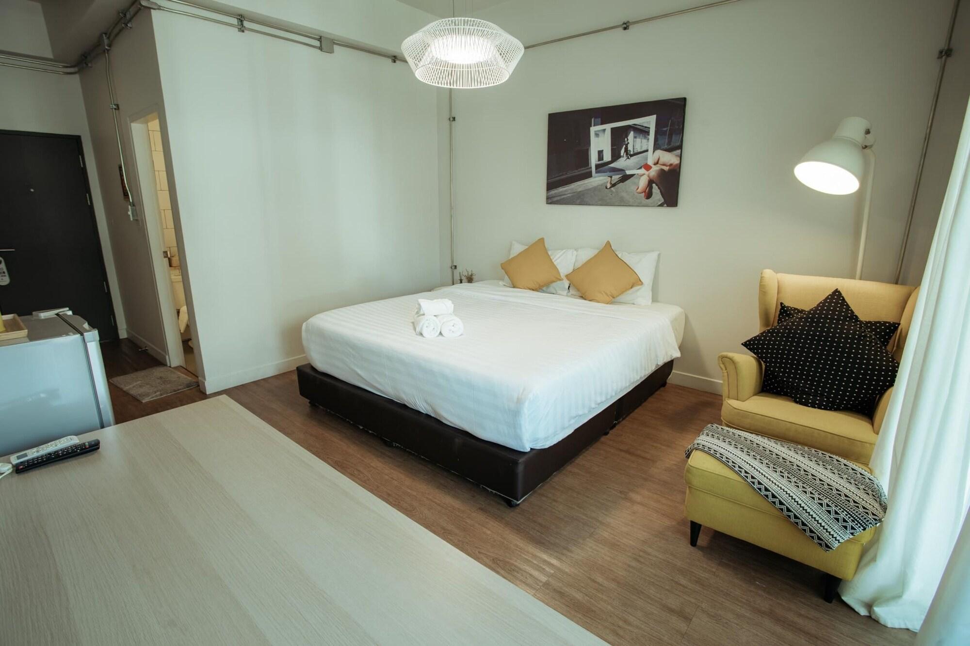 Fashen Poshtel Bed & Breakfast Chiang Mai Bagian luar foto